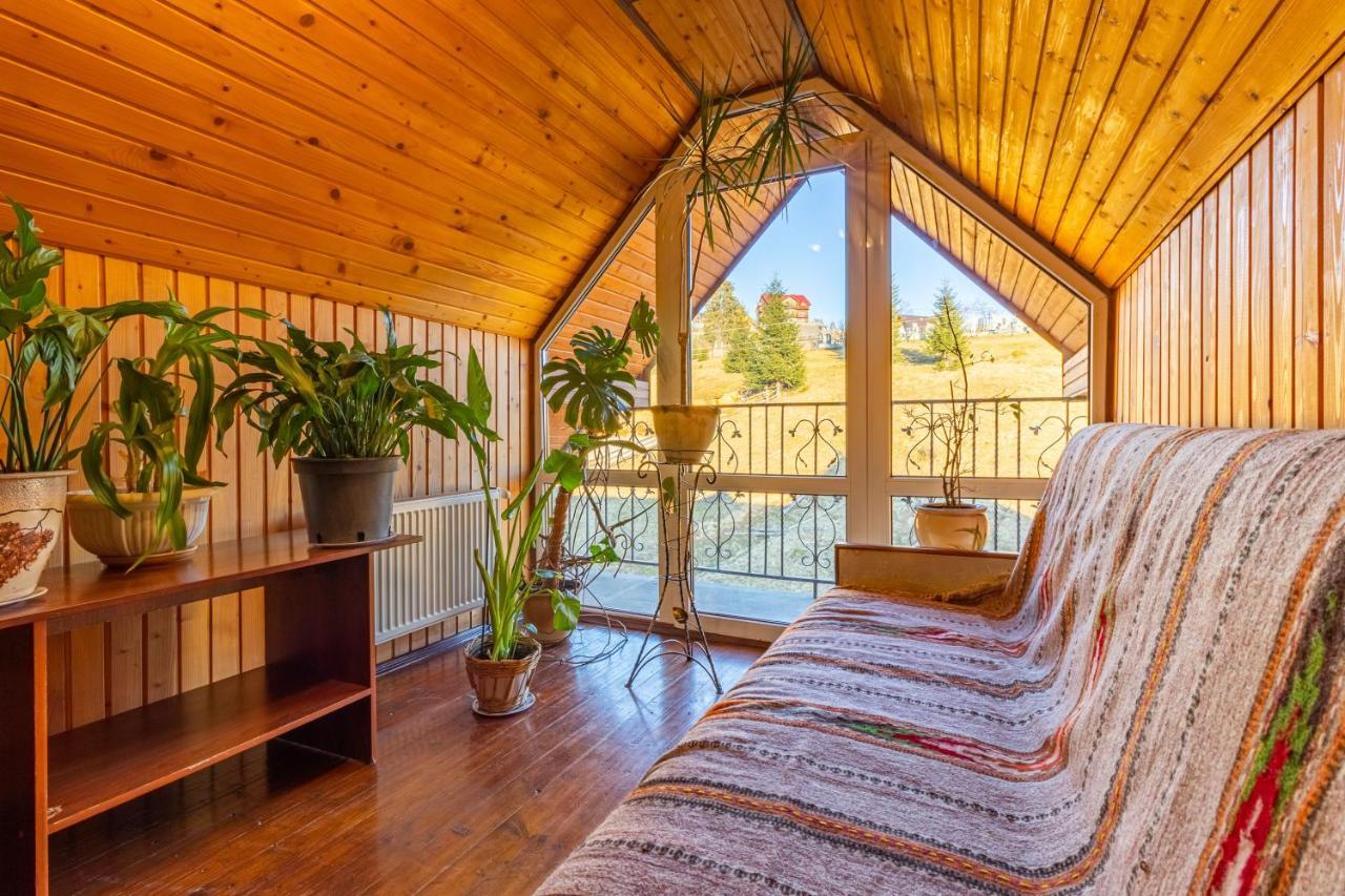 Hotel Гуцульська Світлиця Bukoveľ Exteriér fotografie