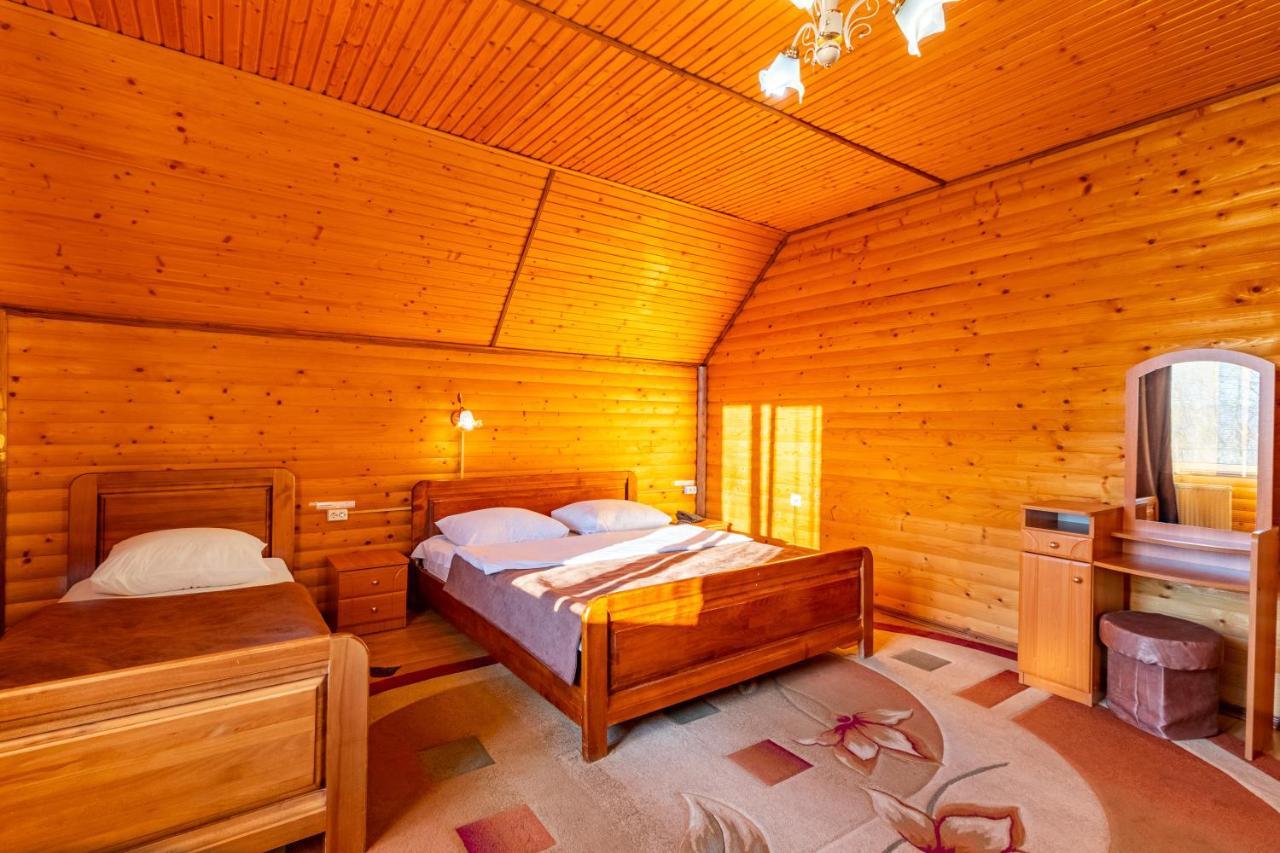 Hotel Гуцульська Світлиця Bukoveľ Exteriér fotografie