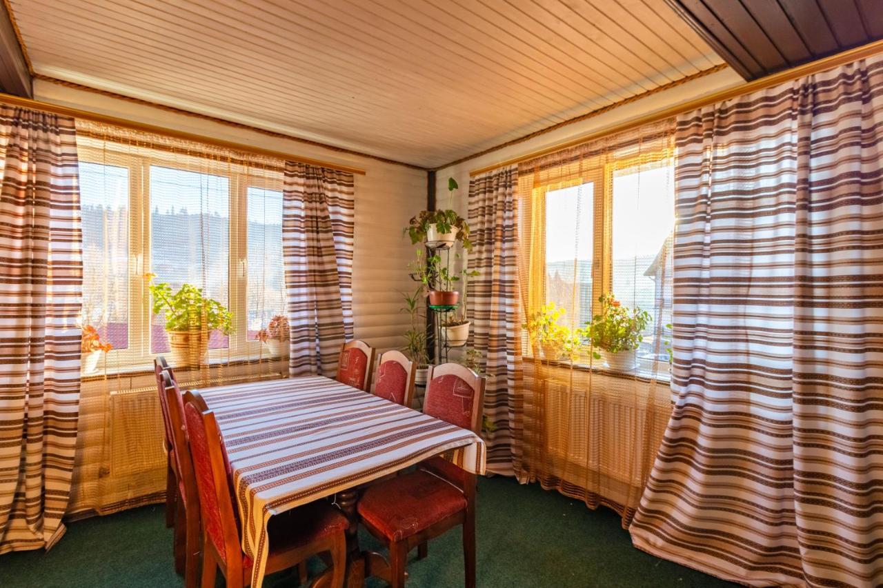 Hotel Гуцульська Світлиця Bukoveľ Exteriér fotografie